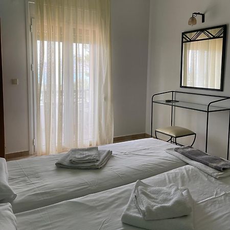 Niriides Rooms Elafonissos Exterior foto