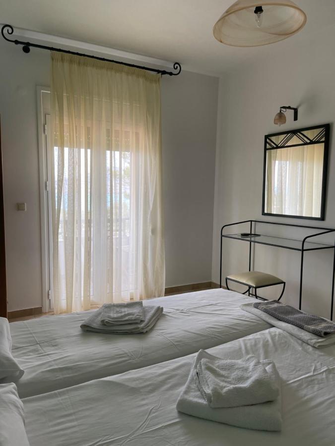 Niriides Rooms Elafonissos Exterior foto